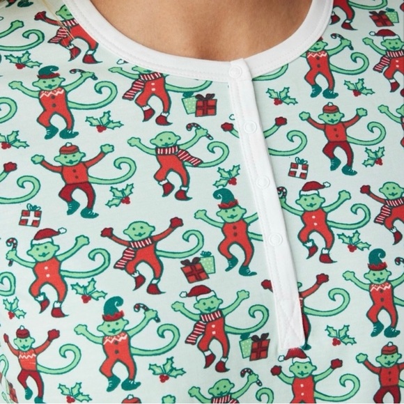 ROLLER RABBIT Christmas pajamas long sleeve and long pants. XS - Picture 2 of 4